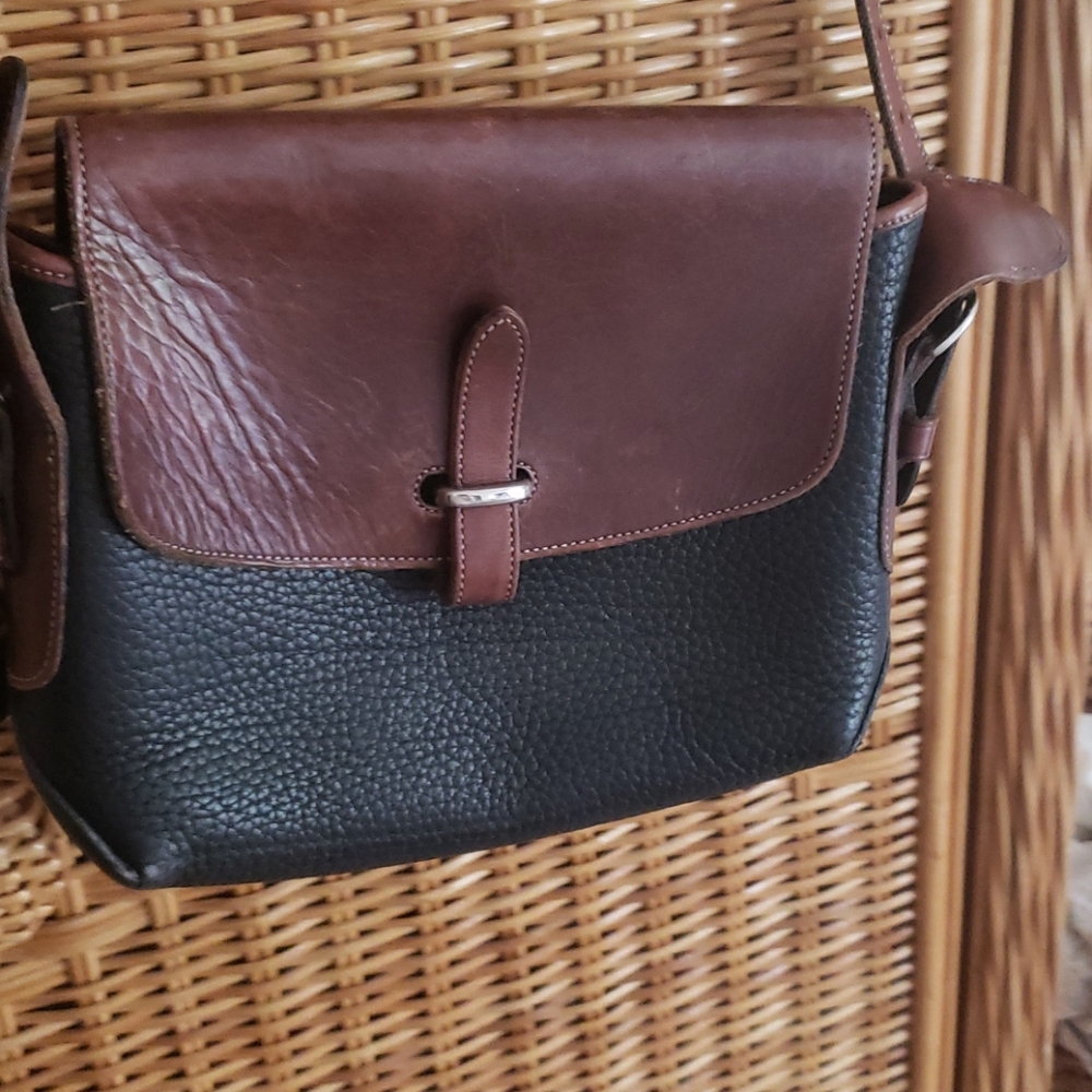 Dooney and bourke purse